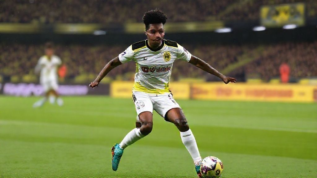 桑乔职业生涯十字路口：从曼联弃将到多特蒙德救赎之路